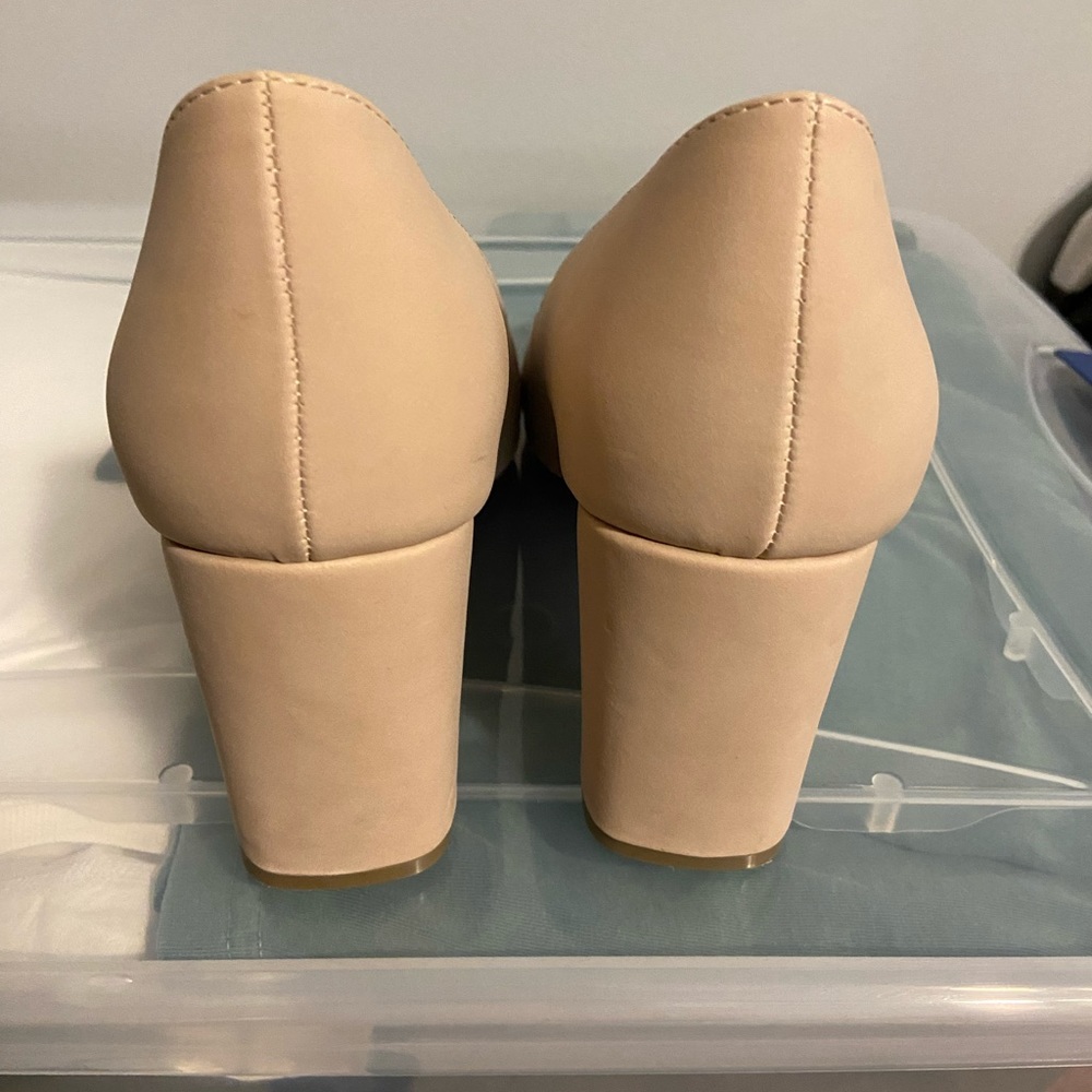 Size 10 nude suede heels - Picture 5 of 10